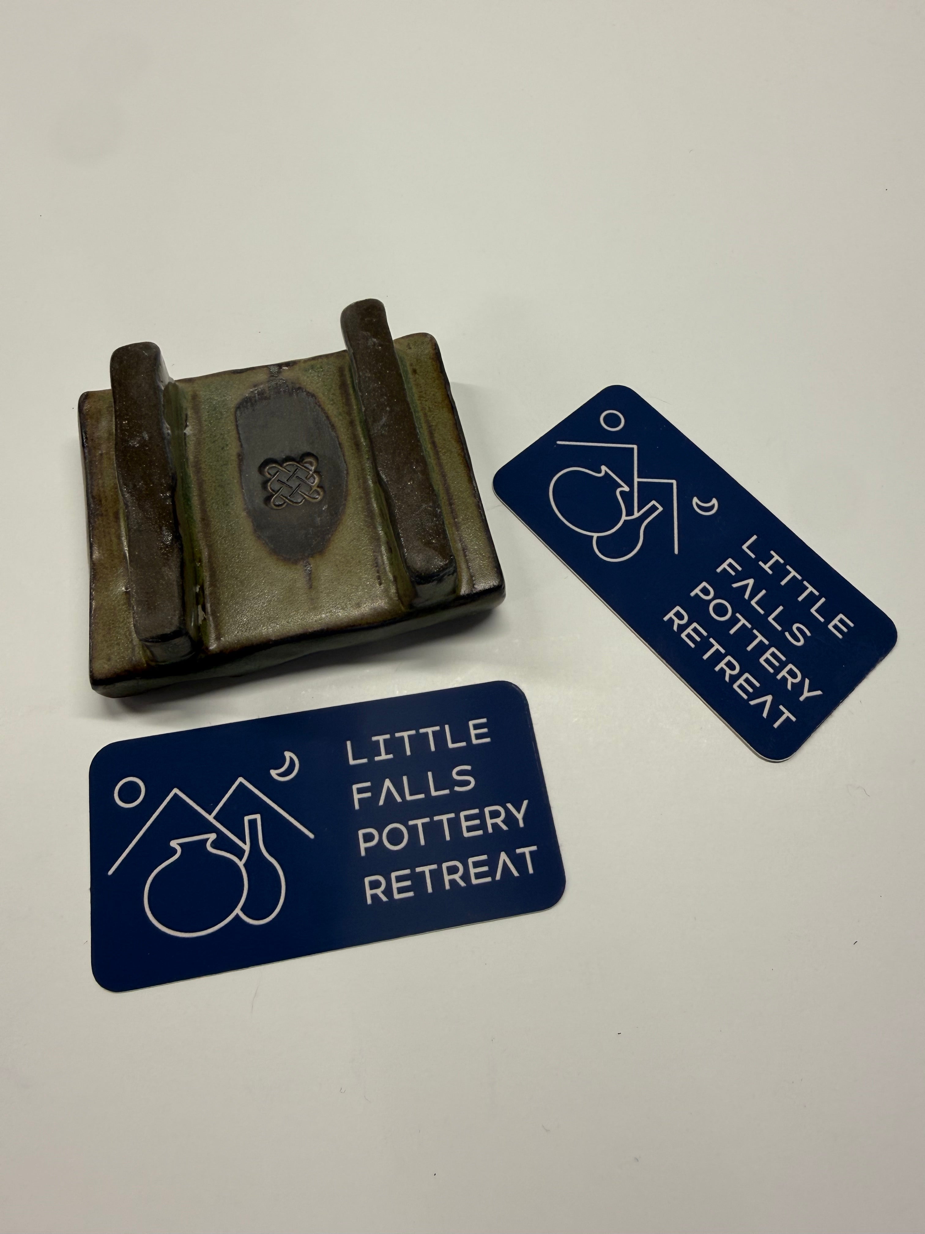 Item 0018: LFPR Hand-carved Footed Soap-saver/dish in Green (Laigoi)